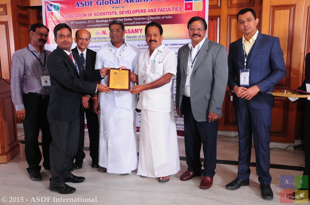Prakash @ receiving award 2015