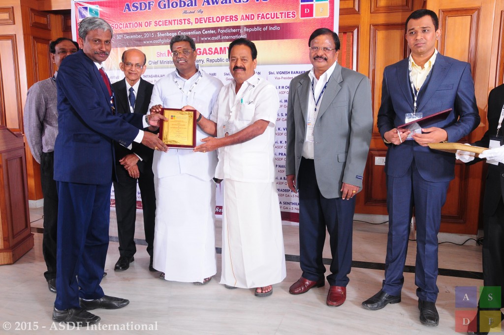 R M Chandrasekaran @ receiving award 2015