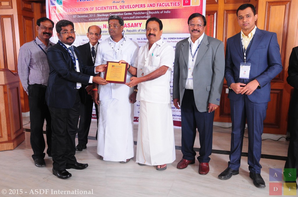 Suresh Sagadevan @ receiving award 2015